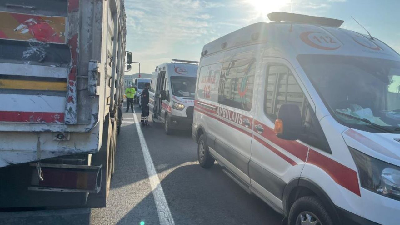 Mardin’de araç tır dorsesine çarptı: 1 ölü, 8 yaralı